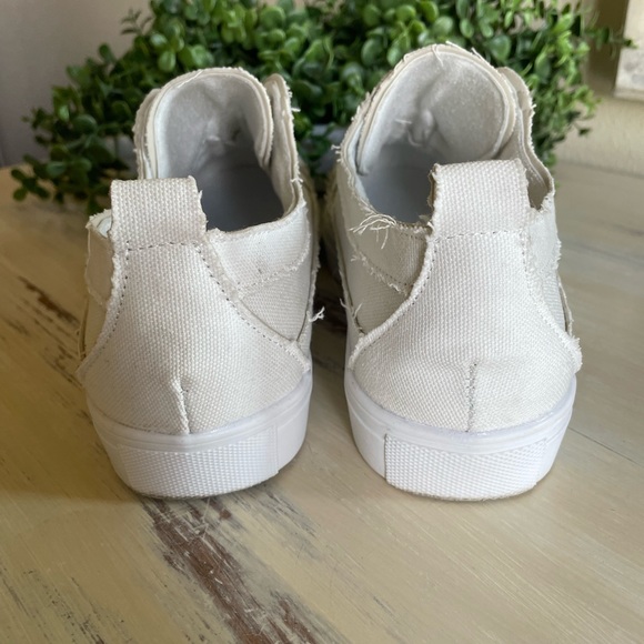 White canvas slip on sneakers - Picture 4 of 7